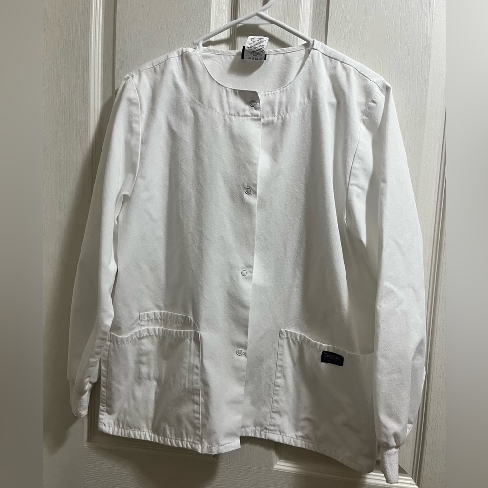 Cherokee Scrub Jacket 🩺 - Picture 2 of 8